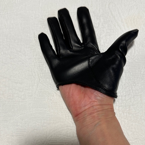 3 Pair Black Faux Leather Half Gloves - Picture 3 of 6
